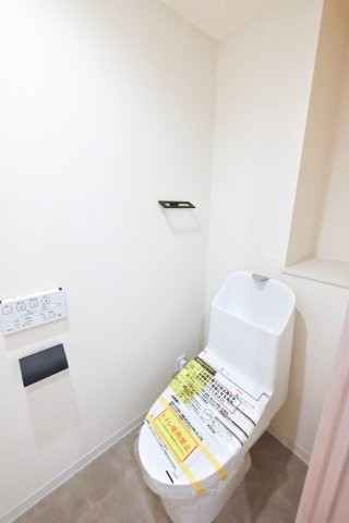 エンゼルハイム西新井大師のトイレ|エンゼルハイム西新井大師：ウォシュレット機能付きトイレです！