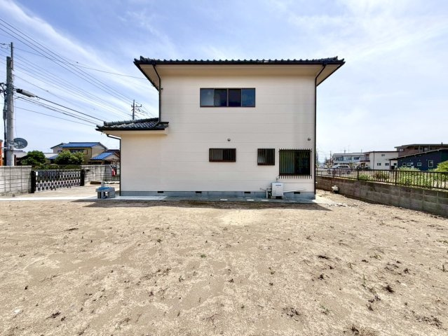 【中古戸建】行田市駒形2丁目の外観|■外観｜いまのアパート生活で走り回るお子さんを怒ってしまった経験はありませんか？走り回ることもジャンプすることも子どもの習性です！庭付き一戸建てならお子さまも思いっきり遊べます(^^)
