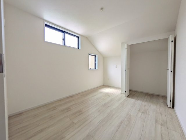 八王子市　東浅川町　新築一戸建て　６期の子供部屋|～2階5.4帖の洋室　2面採光で明るく風通しの良いお部屋です～