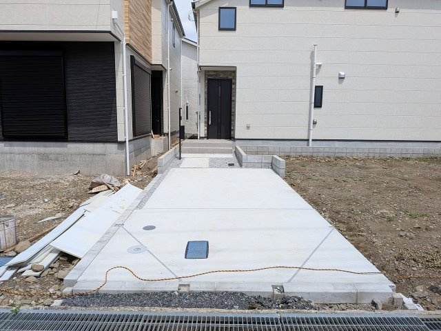 八王子市　東浅川町　新築一戸建て　６期の駐車場|～2台駐車可能カースペース～
