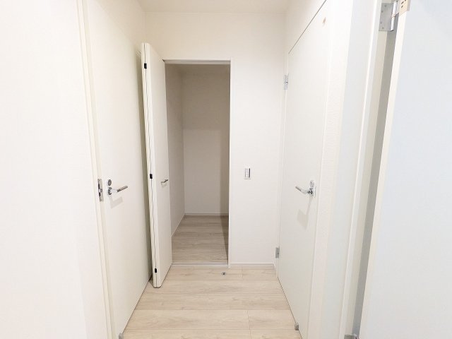 八王子市　東浅川町　新築一戸建て　６期の収納|～玄関ホールには用途多彩なウォークインクローゼット～