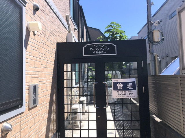 アーバンプレイス中野中央Aのエントランス