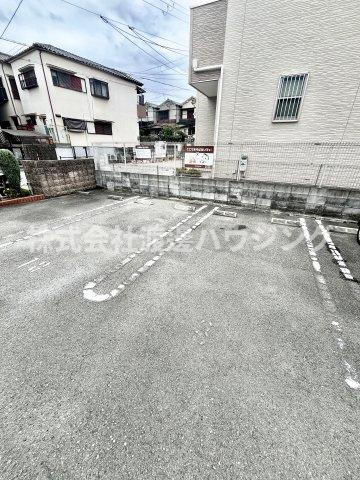 プリマベーラの駐車場