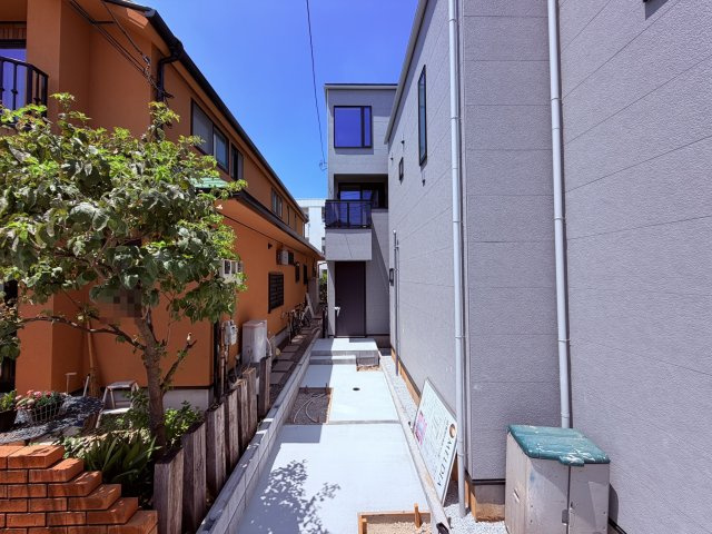 【外観】 | 練馬区高松６丁目　新築戸建て　５号棟 | シンプルで飽きのこないデザインが魅力の住まいです