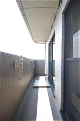 ルーブル中野沼袋弐番館のバルコニー