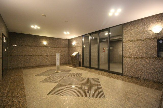 ルーブル中野沼袋弐番館のロビー