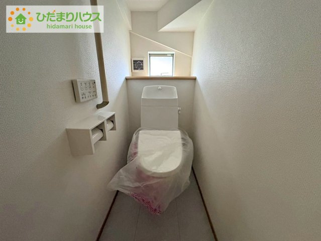 ひたちなか市津田　新築戸建　B号棟のトイレ|1・2階にトイレあり。階段を降りなくてもいいので、高齢者の方も優しい☆彡