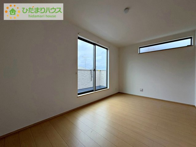 ひたちなか市津田　新築戸建　B号棟の寝室|広めの主寝室は、ベッドの他にもパソコンデスクやドレッサーなども置けちゃいます(*^-^*)