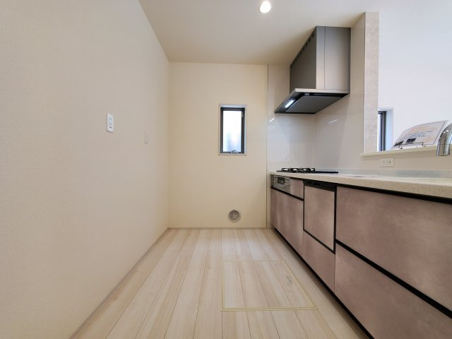三郷市　鷹野1丁目　新築戸建　全2棟のキッチン|キッチンでお料理をお楽しみください