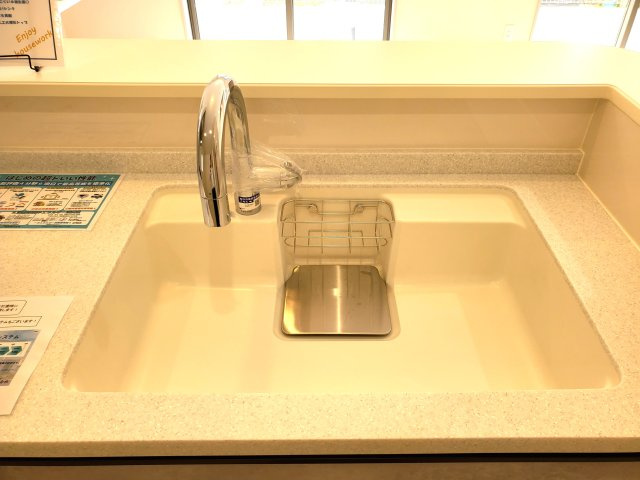 三郷市　鷹野1丁目　新築戸建　全2棟のキッチン|ハイマーブルシンク採用