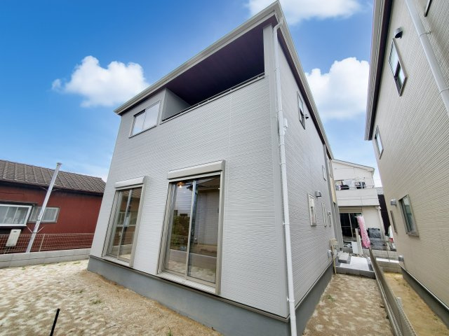 三郷市　鷹野1丁目　新築戸建　全2棟の前面道路含む現地写真|前面道路含む現地写真です