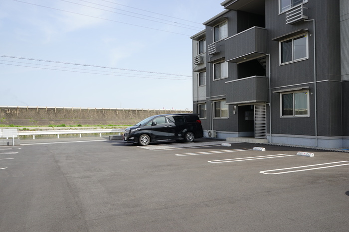 ポートサイドヴィラ　Ⅱの駐車場