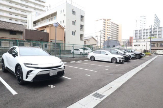 スプランディッドライズ新大阪ノースの駐車場