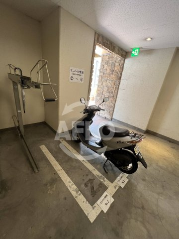 インベスト本町WEST（インベスト本町ウエスト）のその他共用部分|インベスト本町WEST　バイク置き場