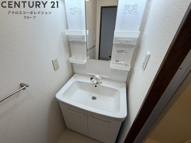 独立洗面化粧台付きでおすすめです！
