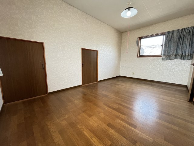 八代市　鏡町鏡　2階建の内装