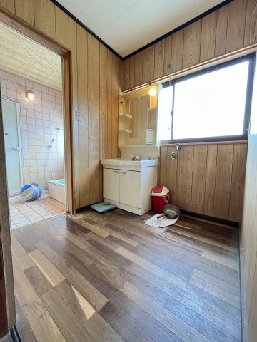 八代市　鏡町鏡　2階建の内装