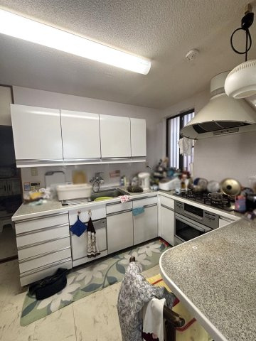 稲沢市日下部松野町三丁目戸建のキッチン