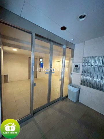 スカイコート菊川のエントランス