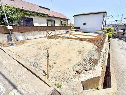 阿久和西新築戸建　並列２台駐車可能　主寝室約13帖