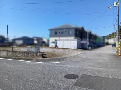 南国市緑ヶ丘1丁目　建築条件なし売土地の前面道路含む現地写真|開放感があり、陽当りも良好な敷地です。お好みのプランで設計が可能です◎