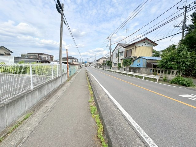 川越市笠幡　建築条件なし売地　JR川越線『笠幡駅』徒歩5分　【霞ヶ関西小学区】の前面道路含む現地写真