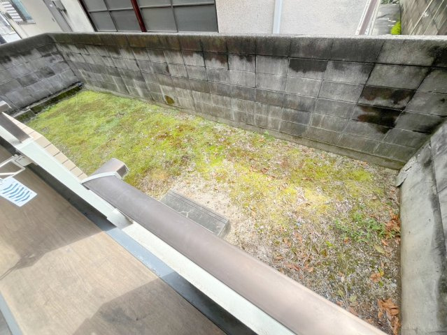 荻野ハイツの庭