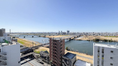 【バルコニー】 | ライオンズステーションプラザ市川・国府台 | お洗濯にも便利なバルコニー付き