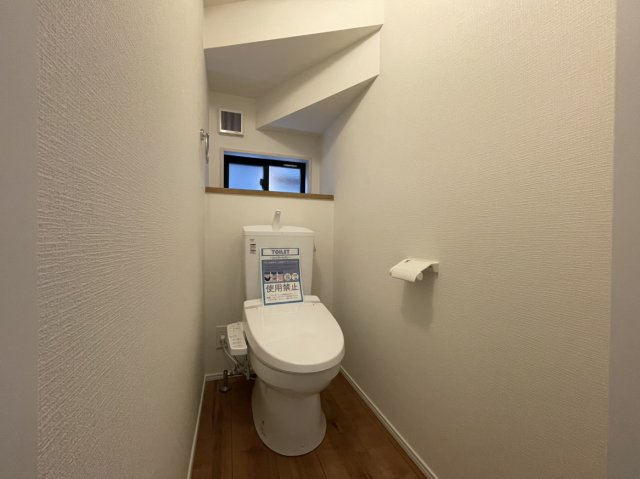 倉敷市茶屋町１期１号棟のトイレ|階ごとにトイレを設けており、階段の上り下りや混雑を解消