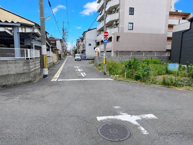 西七条西石ケ坪町の前面道路含む現地写真