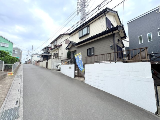 戸建 さいたま市大宮区三橋１丁目の前面道路含む現地写真|外観