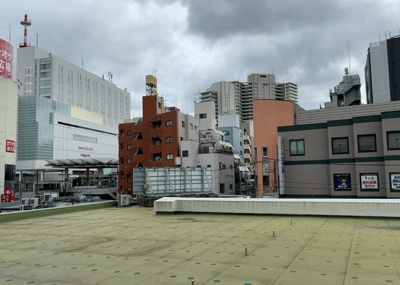 【展望】 | ライオンズマンション相模大野 | 眺望の良さを楽しめるダイニングキッチンで家族団らんの時間を過ごしてはいかがでしょうか。バルコニーから見える景色を家族で眺める時間は、時間が経つのを忘れてしまいそうですね。是非、現地を見に行きましょう！