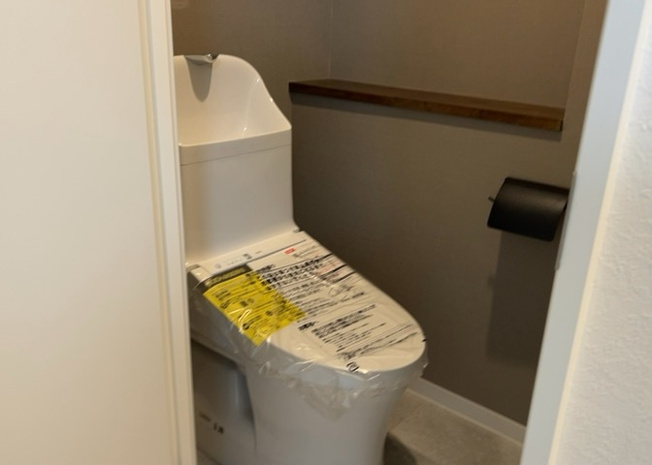 【トイレ】 | ライオンズマンション相模大野 | トイレは大きさや形、機能、抗菌性などが異なる多種多彩なタイプが各メーカーから出ています。それぞれに良さがあるため、事前にどういったタイプのトイレがいいのかをご家庭内で決めて、内見に行くといいでしょう。