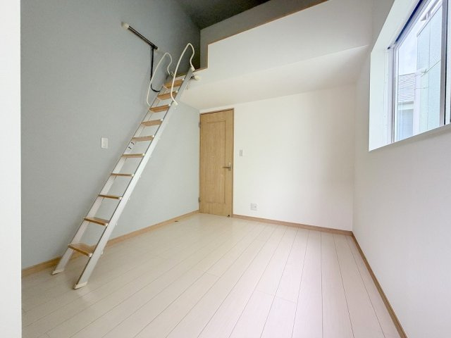 三郷市戸ケ崎5丁目　中古戸建の子供部屋|ロフト付きの洋室5.5帖・子供部屋としていかがでしょう