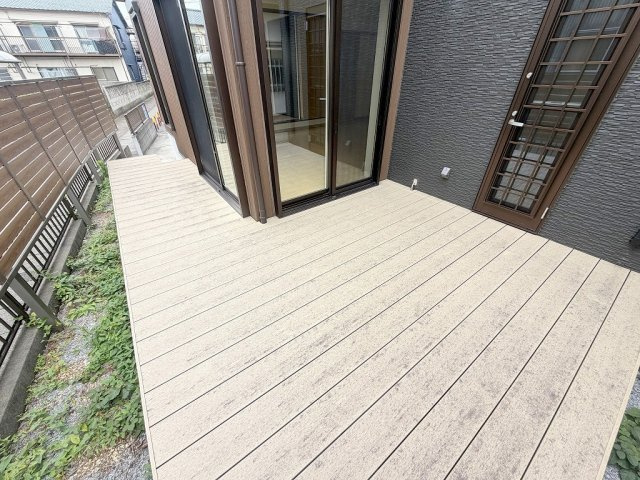 三郷市戸ケ崎5丁目　中古戸建の庭|BBQやプールも楽しめるウッドデッキ付