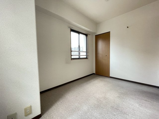 ◆１０階建て８階部分南西角住戸◆地下鉄＆阪急＆京阪の３沿線利用可能◆ディオ・フェルティ京都烏丸東の洋室|洋室
