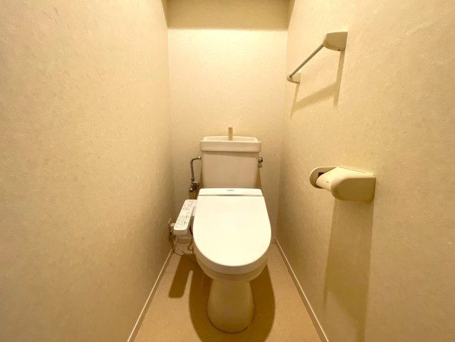◆１０階建て８階部分南西角住戸◆地下鉄＆阪急＆京阪の３沿線利用可能◆ディオ・フェルティ京都烏丸東のトイレ|トイレ