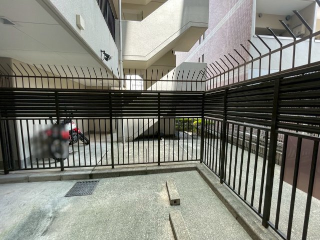 ◆１０階建て８階部分南西角住戸◆地下鉄＆阪急＆京阪の３沿線利用可能◆ディオ・フェルティ京都烏丸東の設備|バイク置場