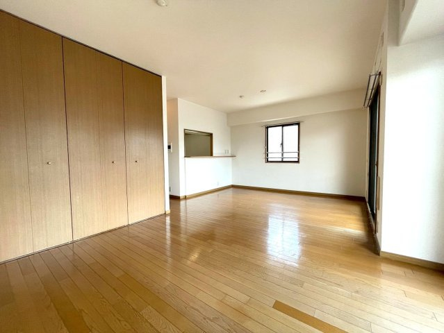 ◆１０階建て８階部分南西角住戸◆地下鉄＆阪急＆京阪の３沿線利用可能◆ディオ・フェルティ京都烏丸東の居間・リビング|リビング