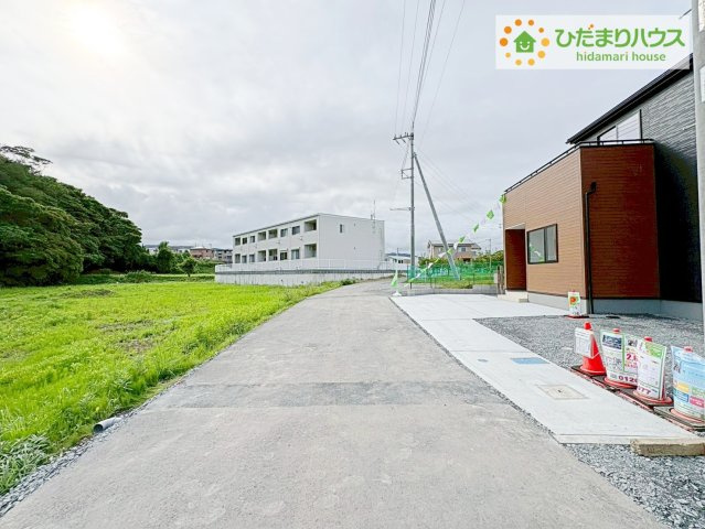 日立市田尻町6期　新築戸建　1号棟の前面道路含む現地写真|小中学校が近く、お子様の通学も安心♪