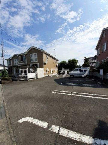 メゾン　エストＡの駐車場|高崎、前橋のお部屋探しはエンドスケープまで！お客様の理想お聞かせ下さい♪