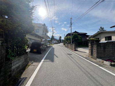 【前面道路含む現地写真】 | 北杜市白州町白須 家庭菜園　5DK
