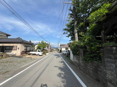 【前面道路含む現地写真】 | 北杜市白州町白須 家庭菜園　5DK