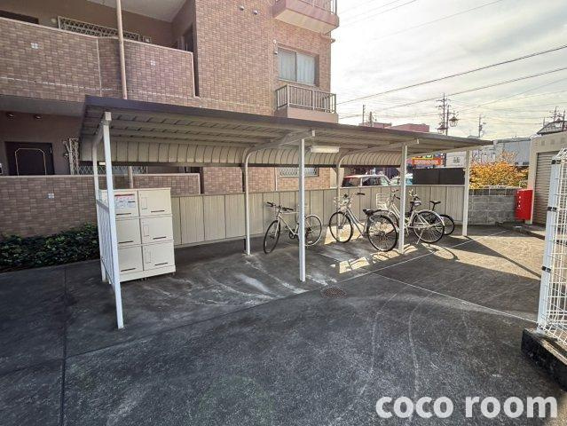 カルフール千歳の駐車場