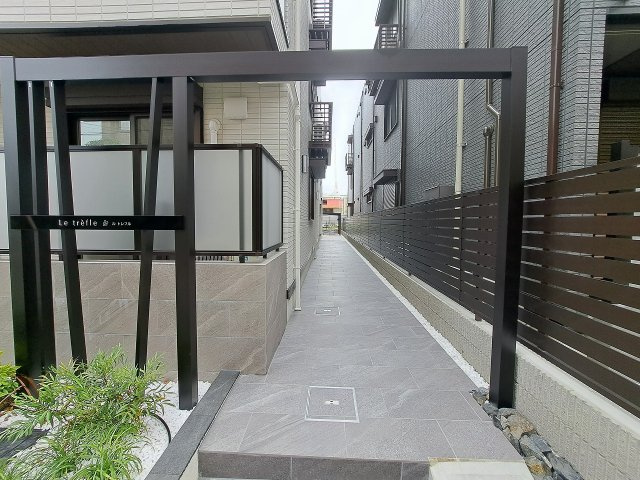 ル　トレフルのエントランス
