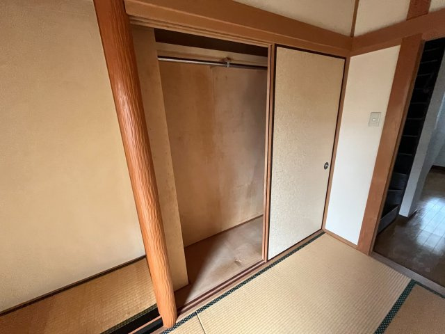 大石北町貸家の収納