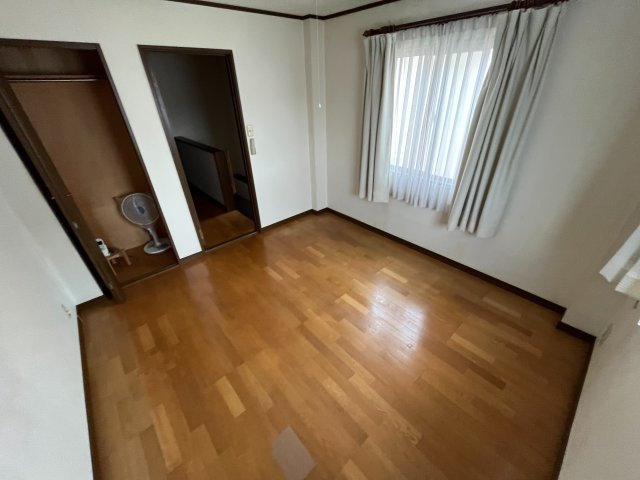 大石北町貸家の居間・リビング