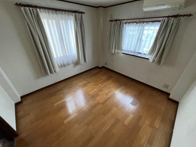 大石北町貸家の居間・リビング