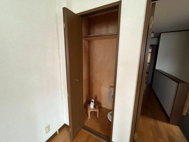 大石北町貸家の収納