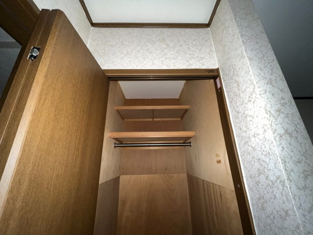 大石北町貸家の収納